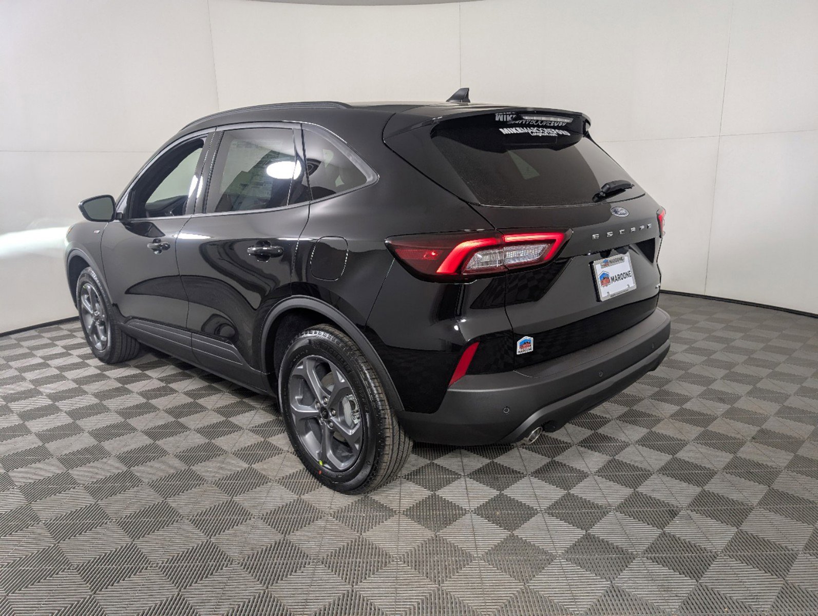 2025 Ford Escape ST-Line photo 4