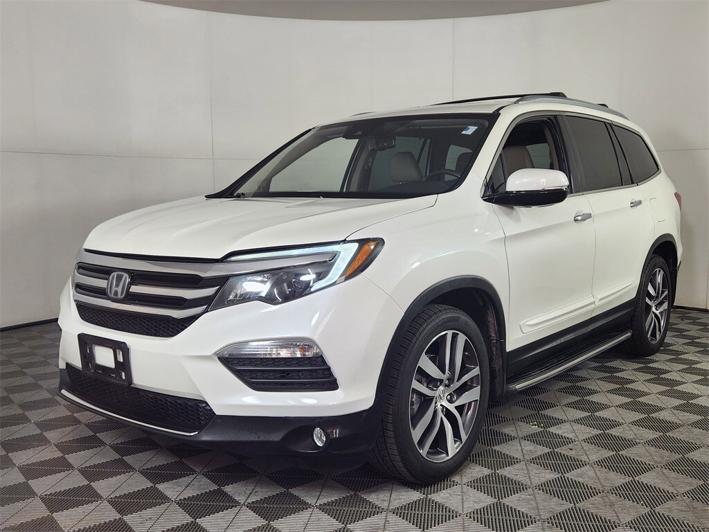 2016 Honda Pilot Touring photo 3