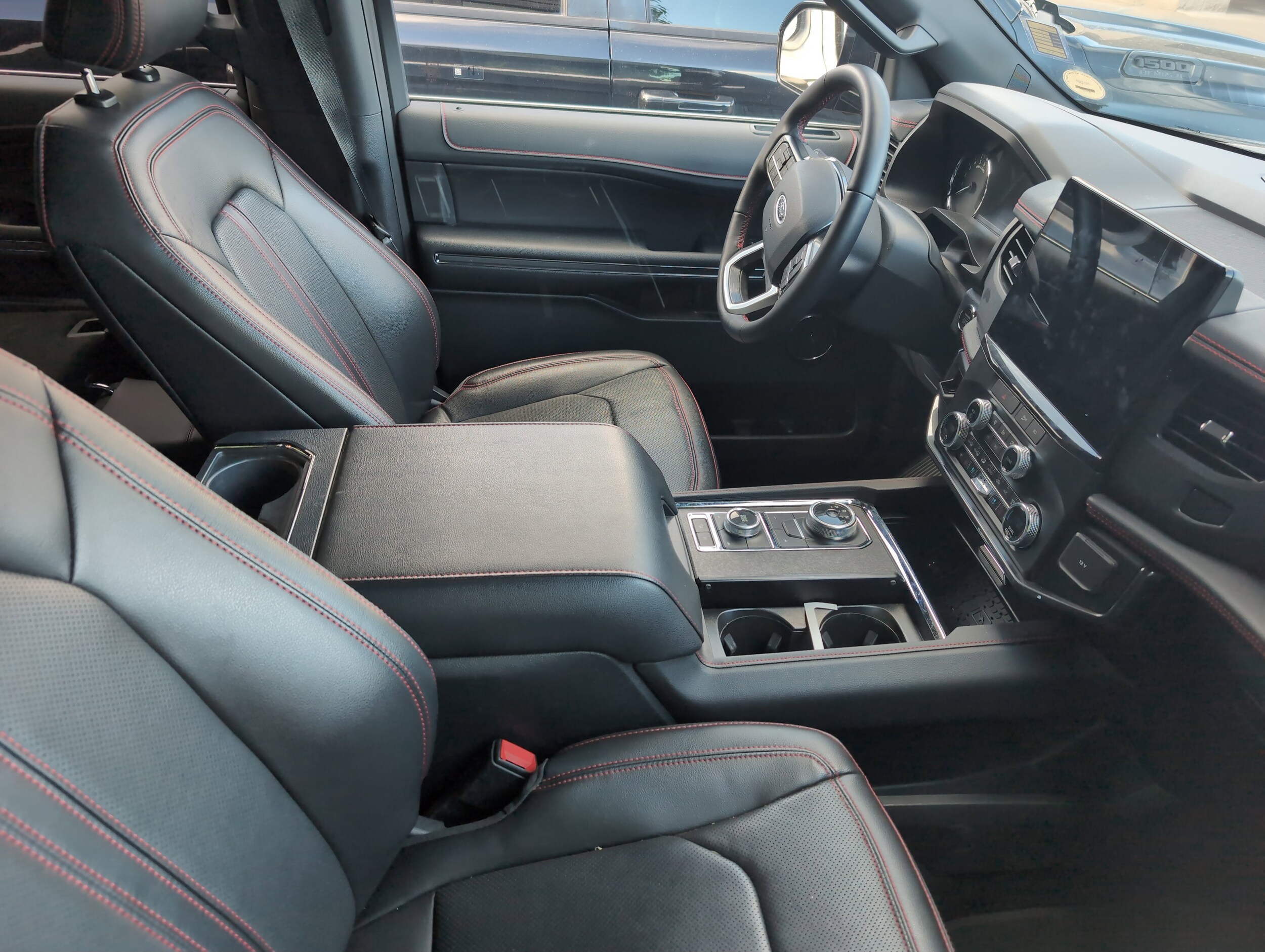2022 Ford Expedition MAX Limited photo 3