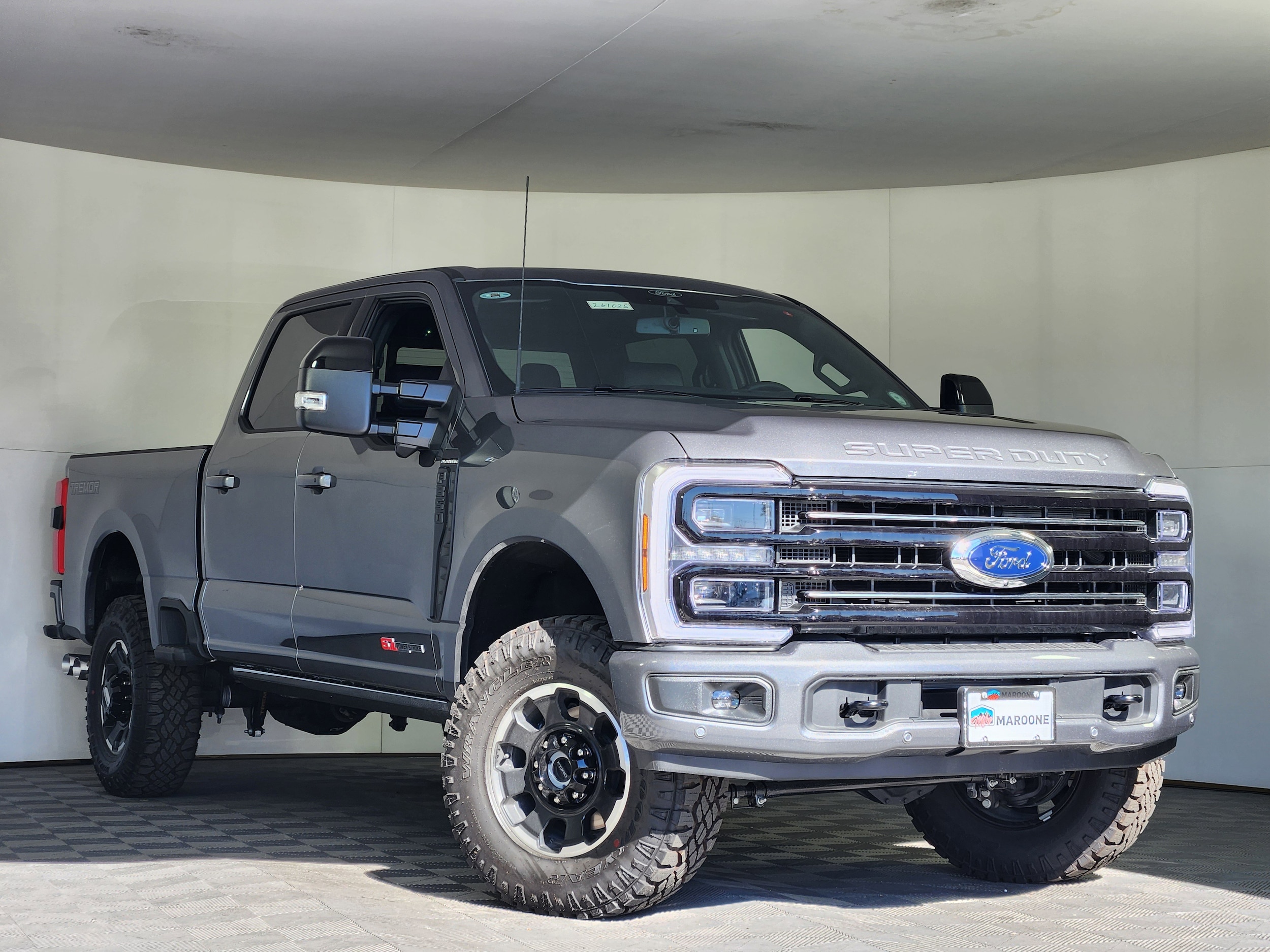 2026 Ford F-350 Super Duty Platinum's photo
