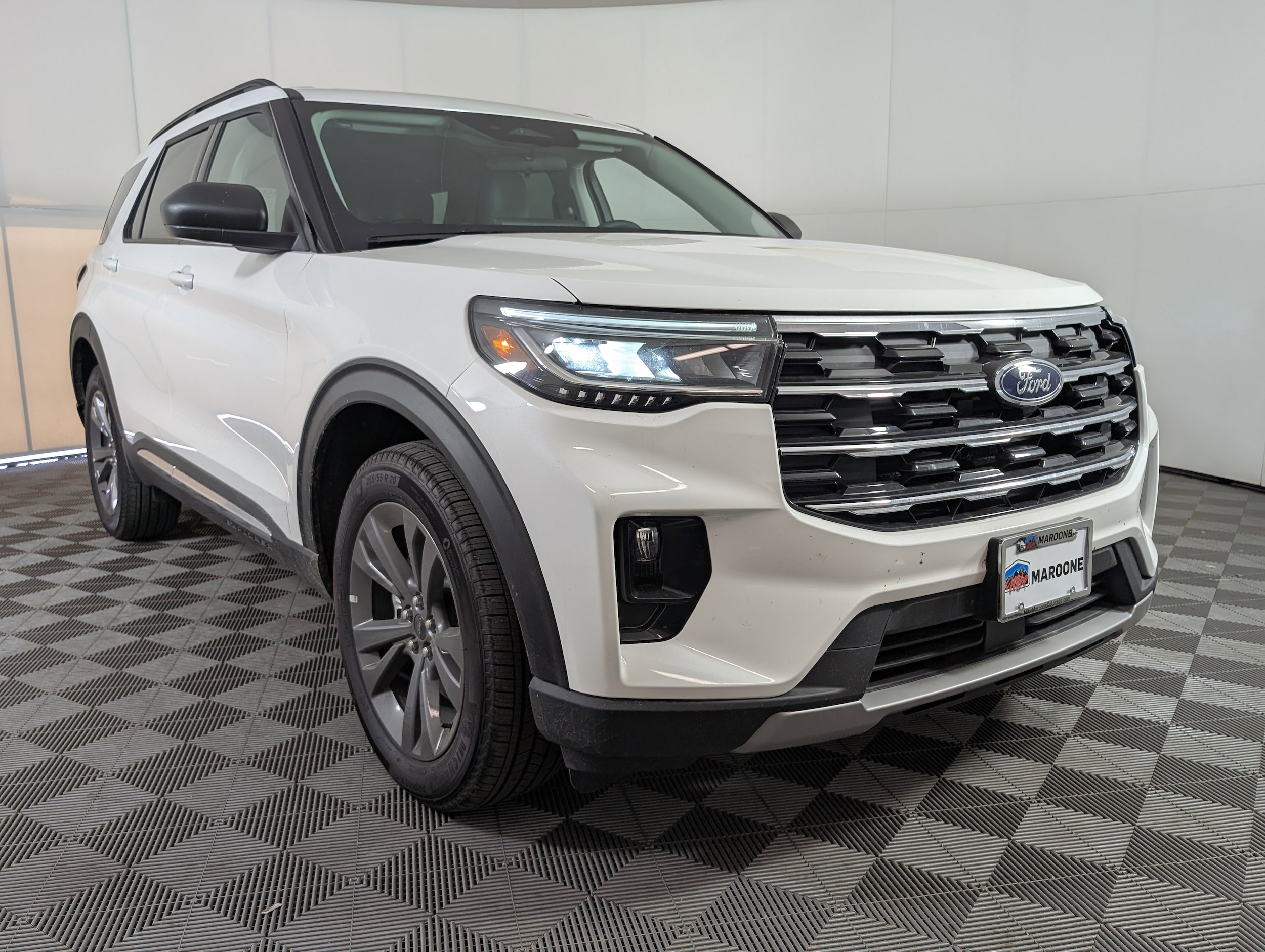 2025 Ford Explorer Active's photo