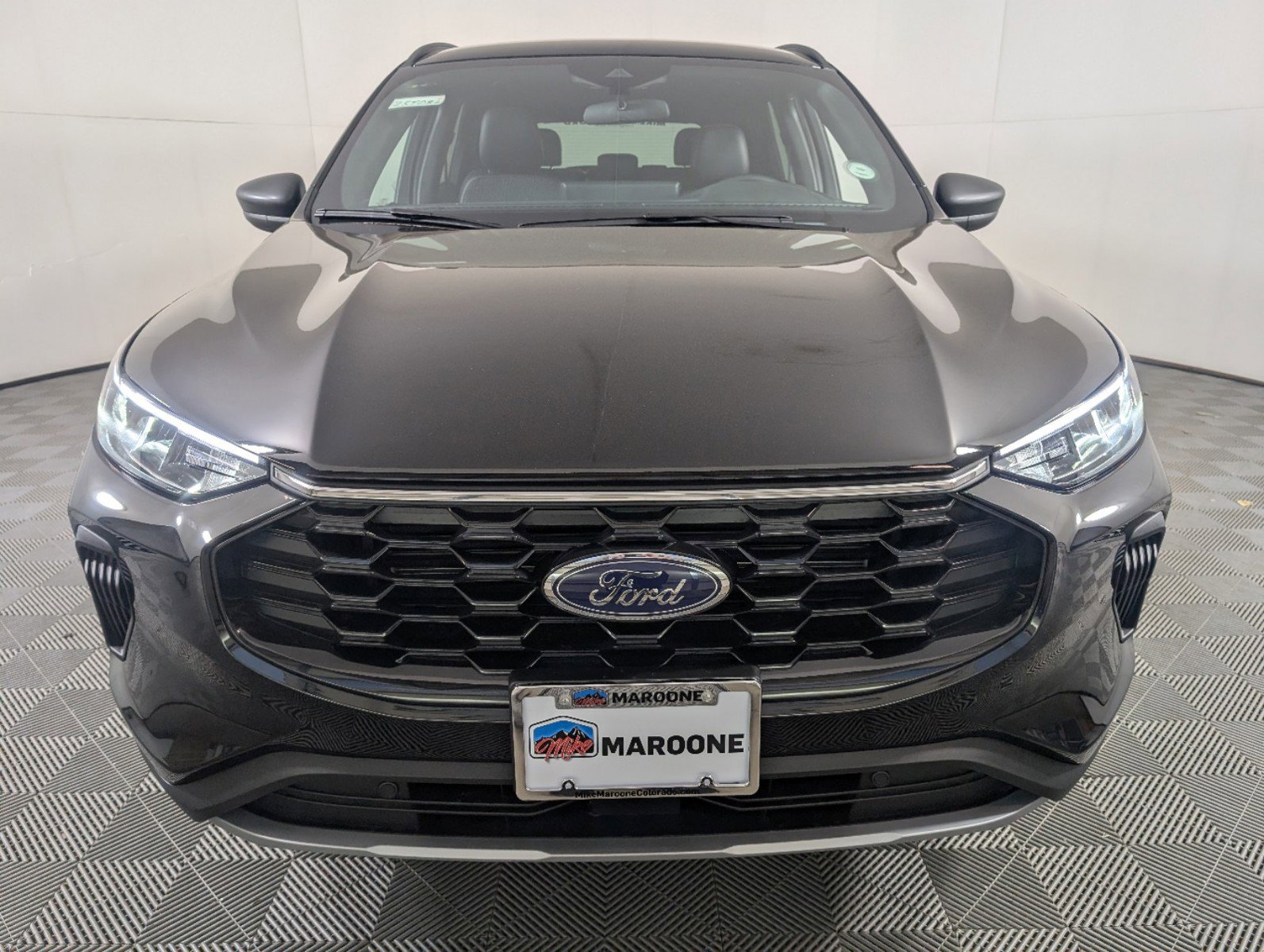 2025 Ford Escape ST-Line photo 2