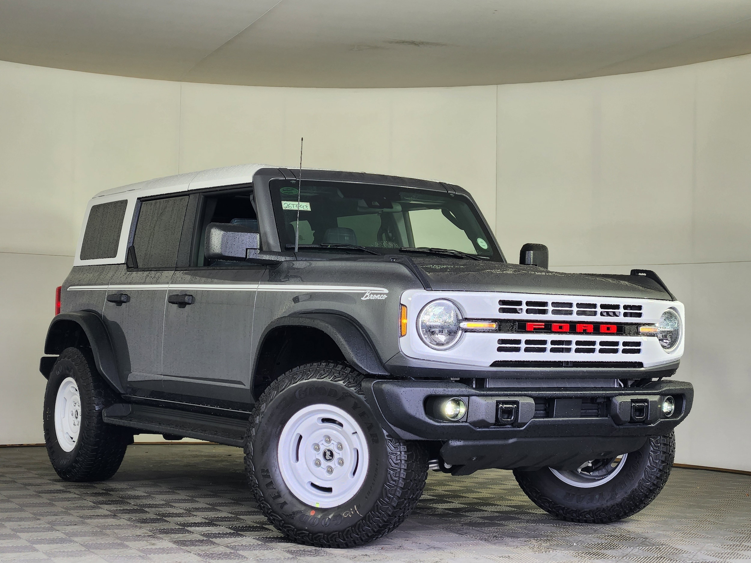 2026 Ford Bronco Heritage Edition 4x4's photo