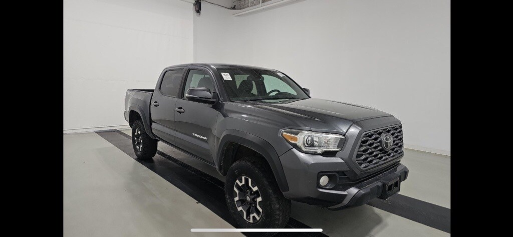 2021 Toyota Tacoma TRD Off-Road photo 2