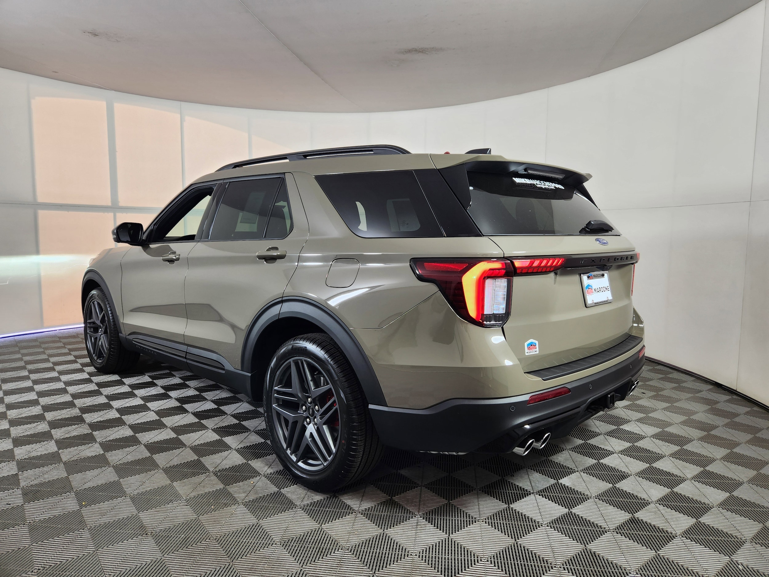 2026 Ford Explorer ST - Photo 5