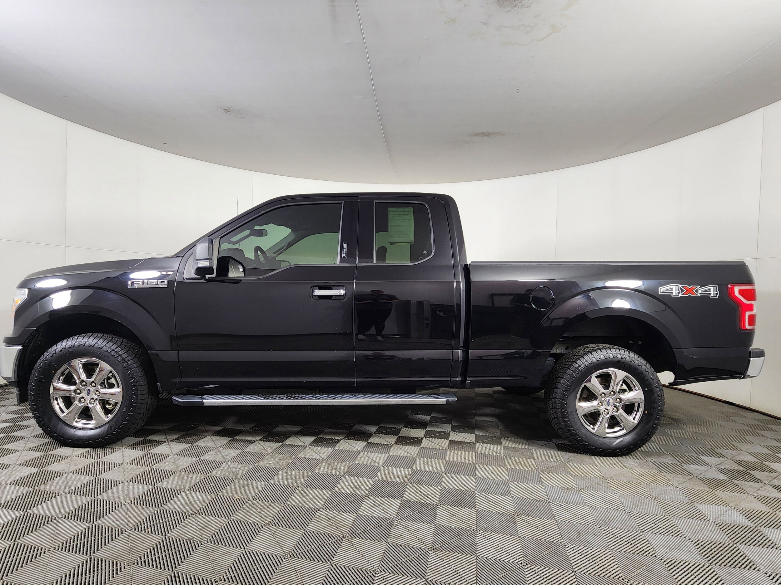 2019 Ford F-150 XLT photo 3