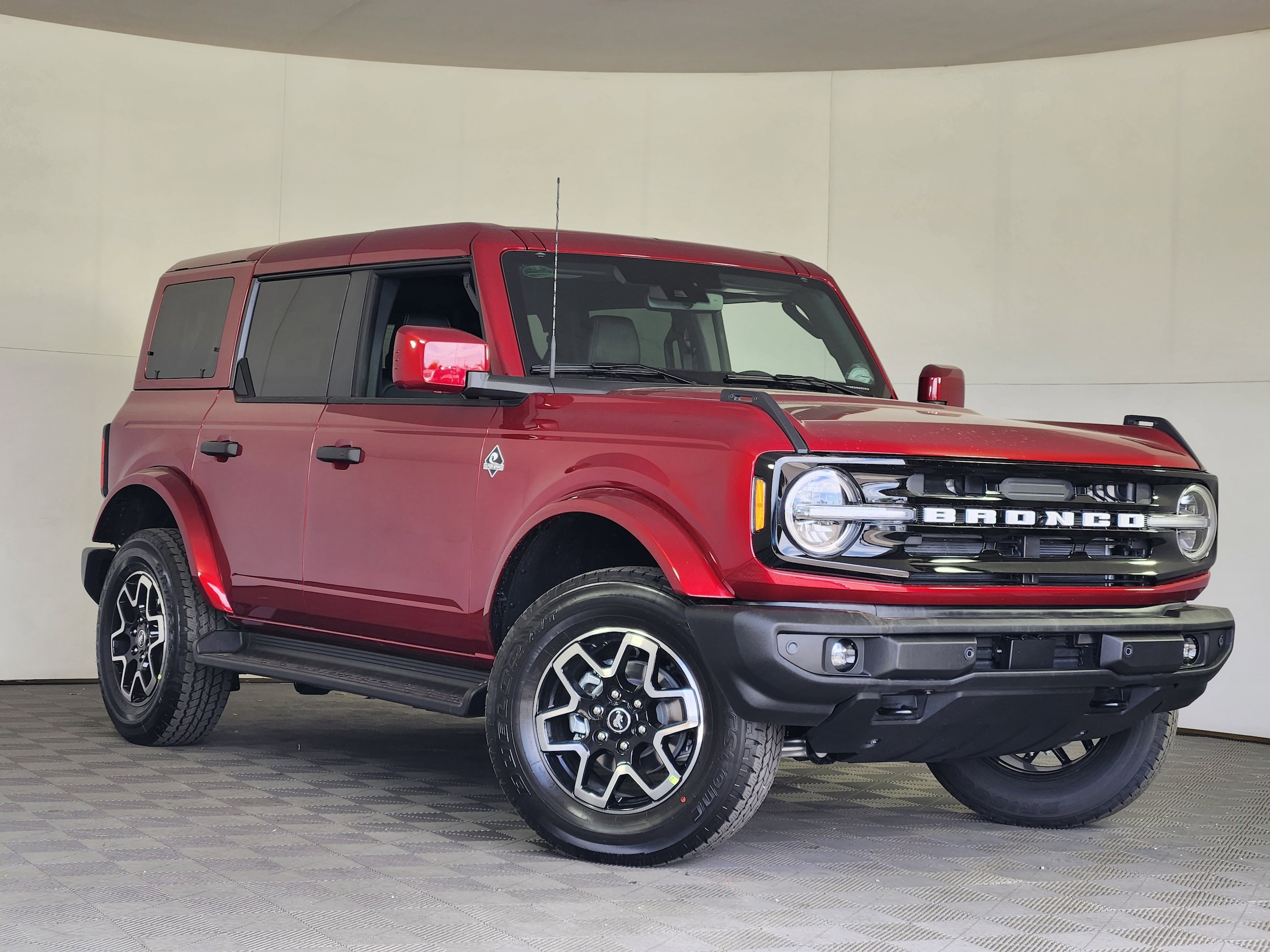 2026 Ford Bronco Outer Banks 4x4's photo