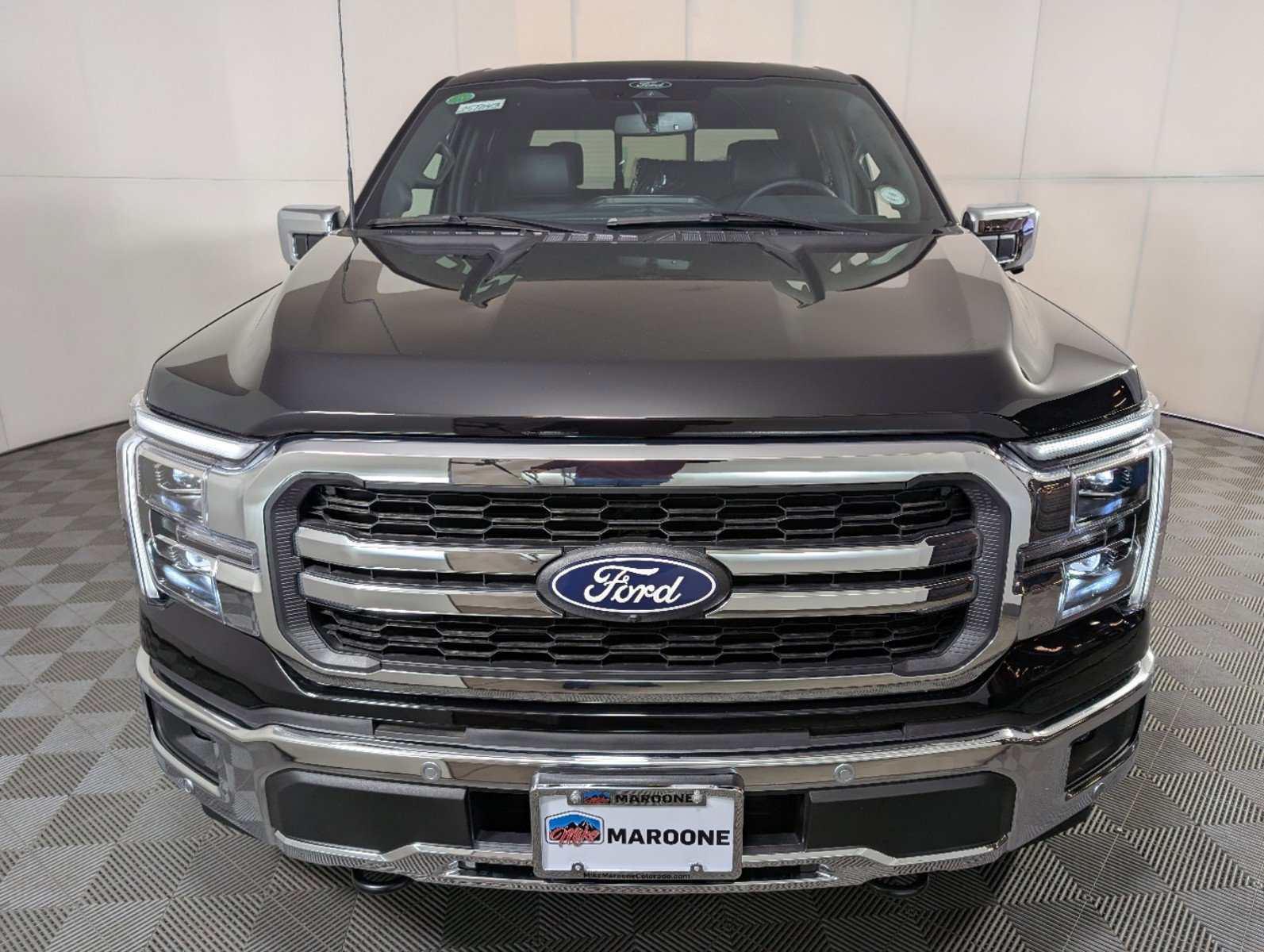 2025 Ford F-150 Lariat photo 2