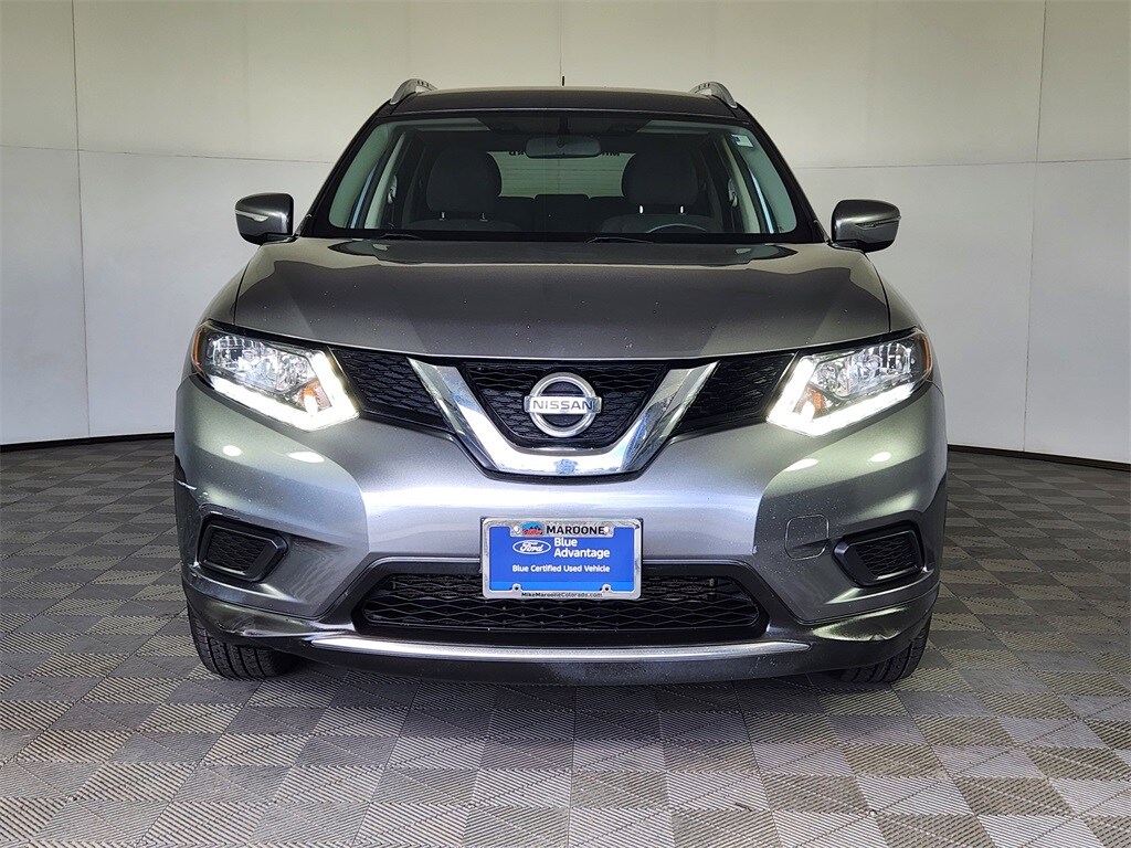 2016 Nissan Rogue SV photo 2