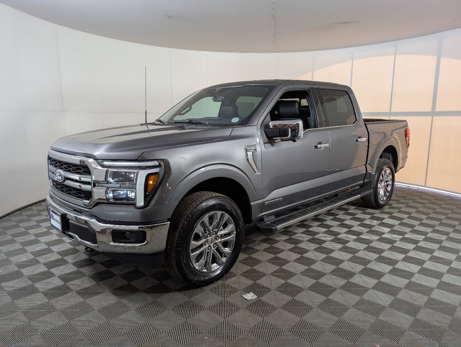 2025 Ford F-150 Lariat photo 3