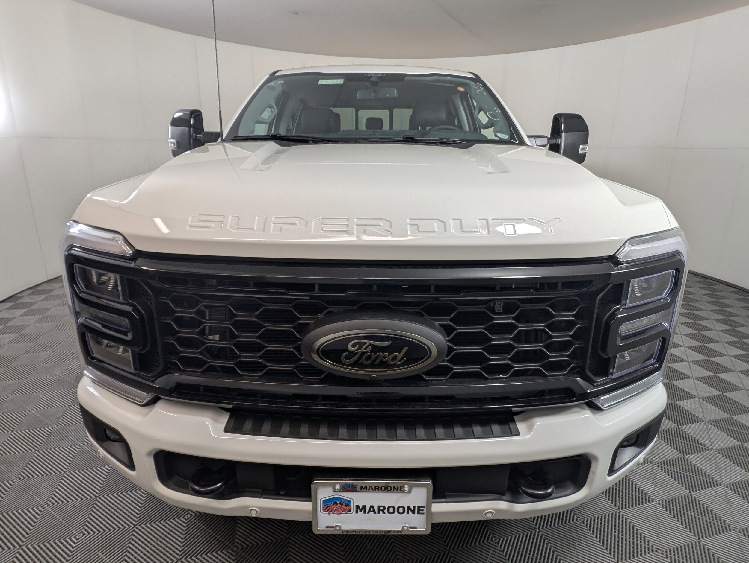 2025 Ford F-350 Lariat photo 2