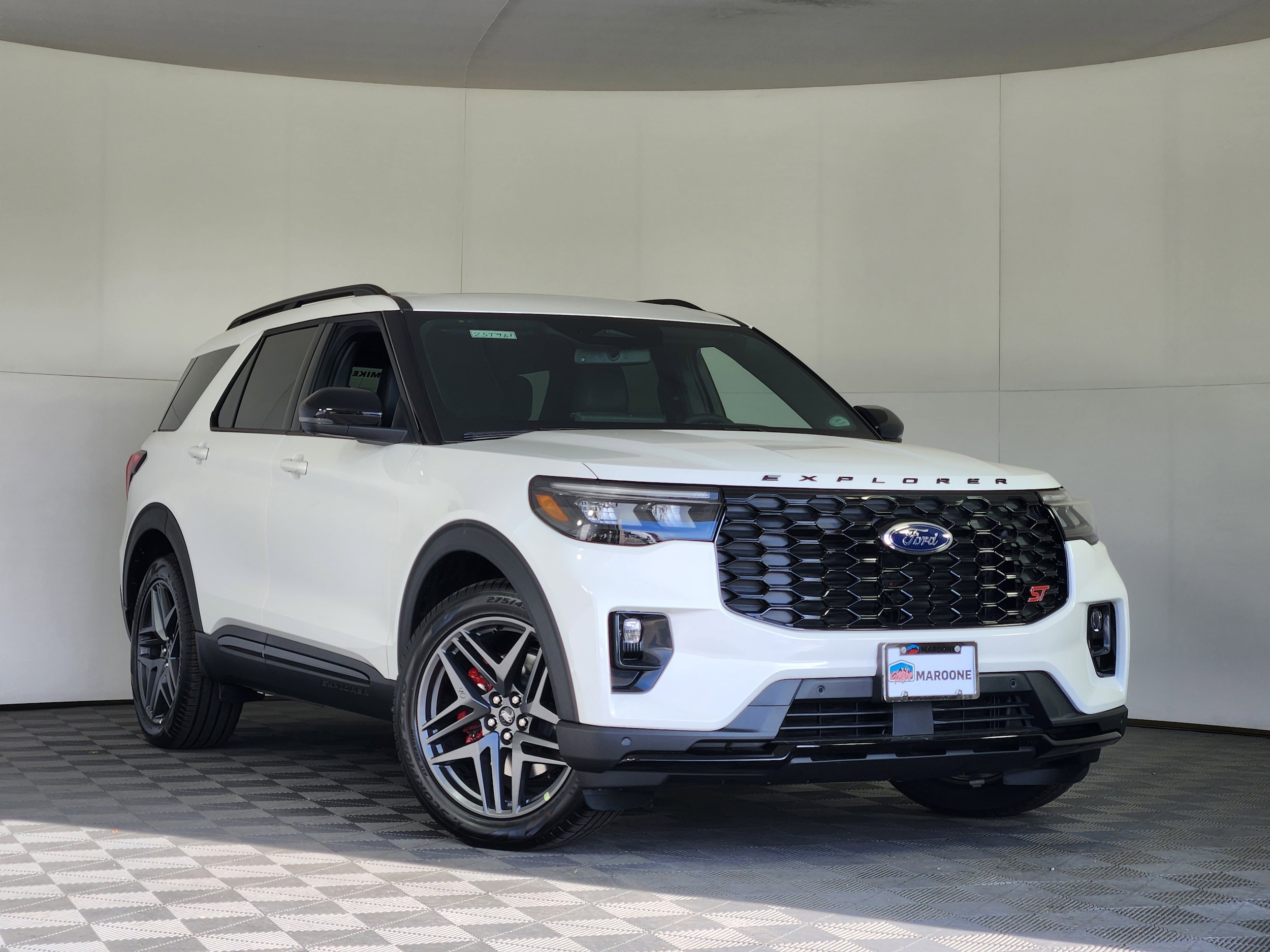 2025 Ford Explorer ST's photo