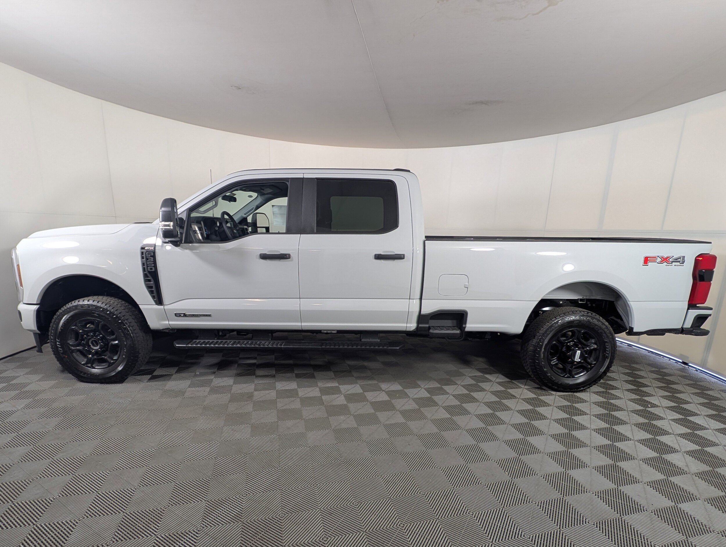 2025 Ford F-350 XL photo 2