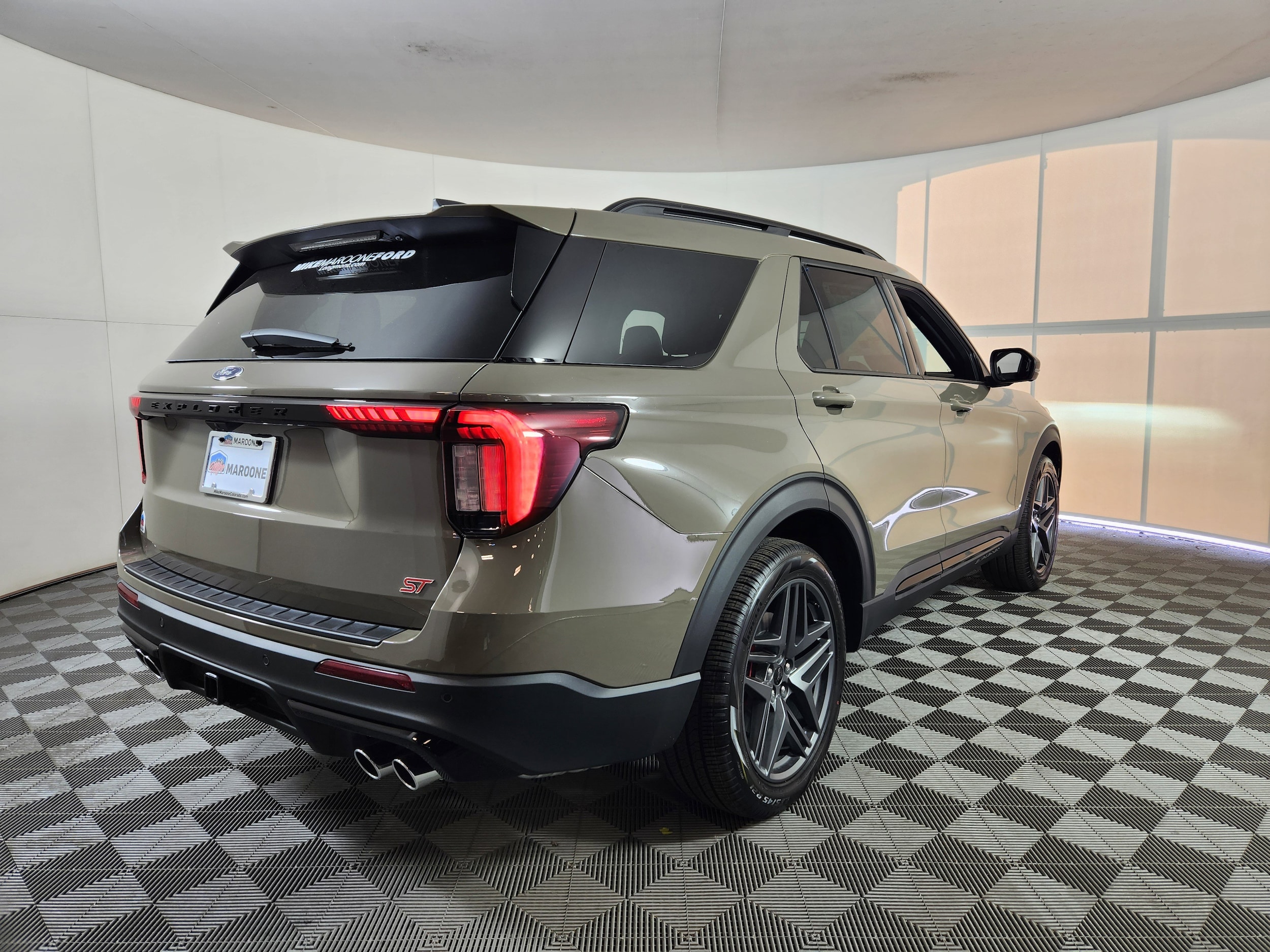 2026 Ford Explorer ST - Photo 7