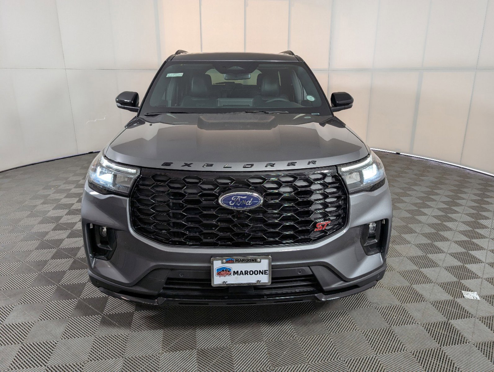 2025 Ford Explorer ST photo 2