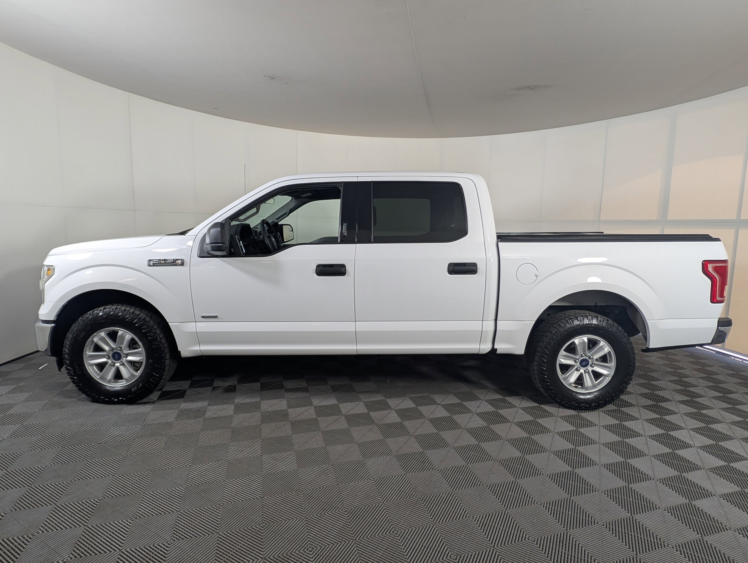 2017 Ford F-150 XLT photo 3