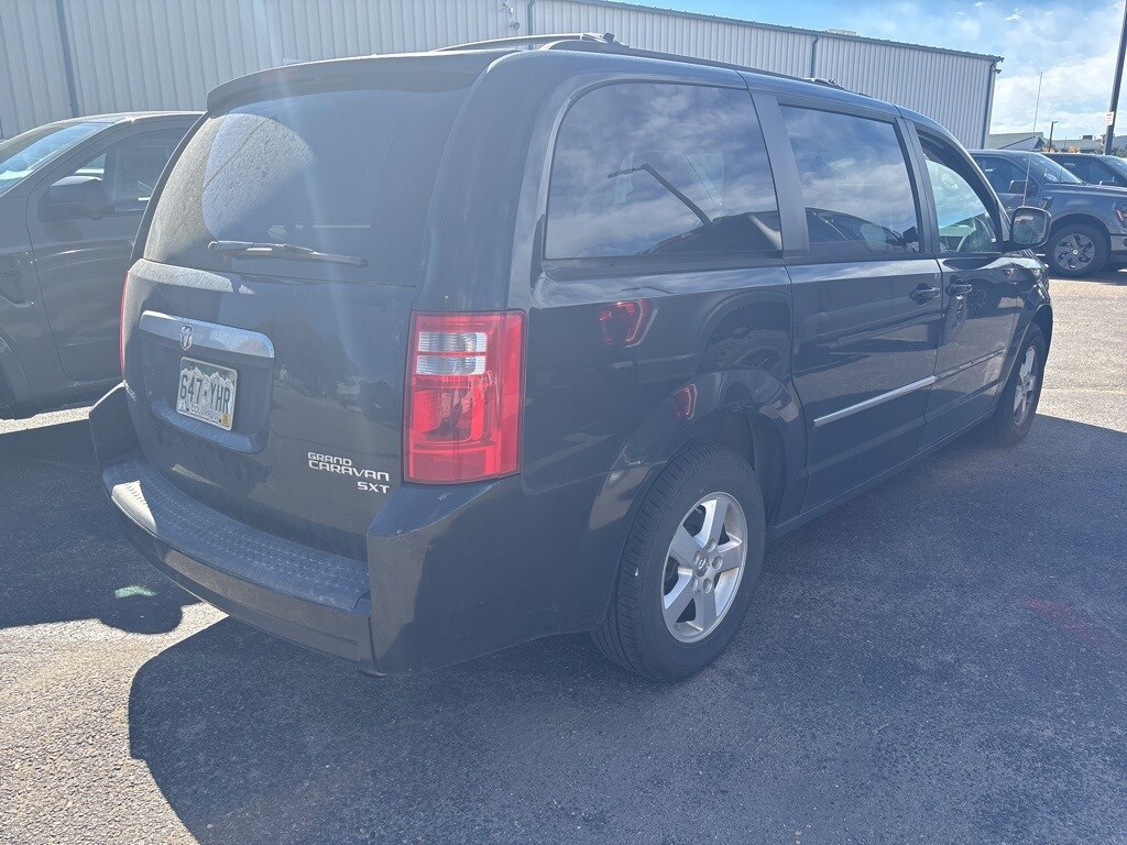 2010 Dodge Grand Caravan SXT photo 2