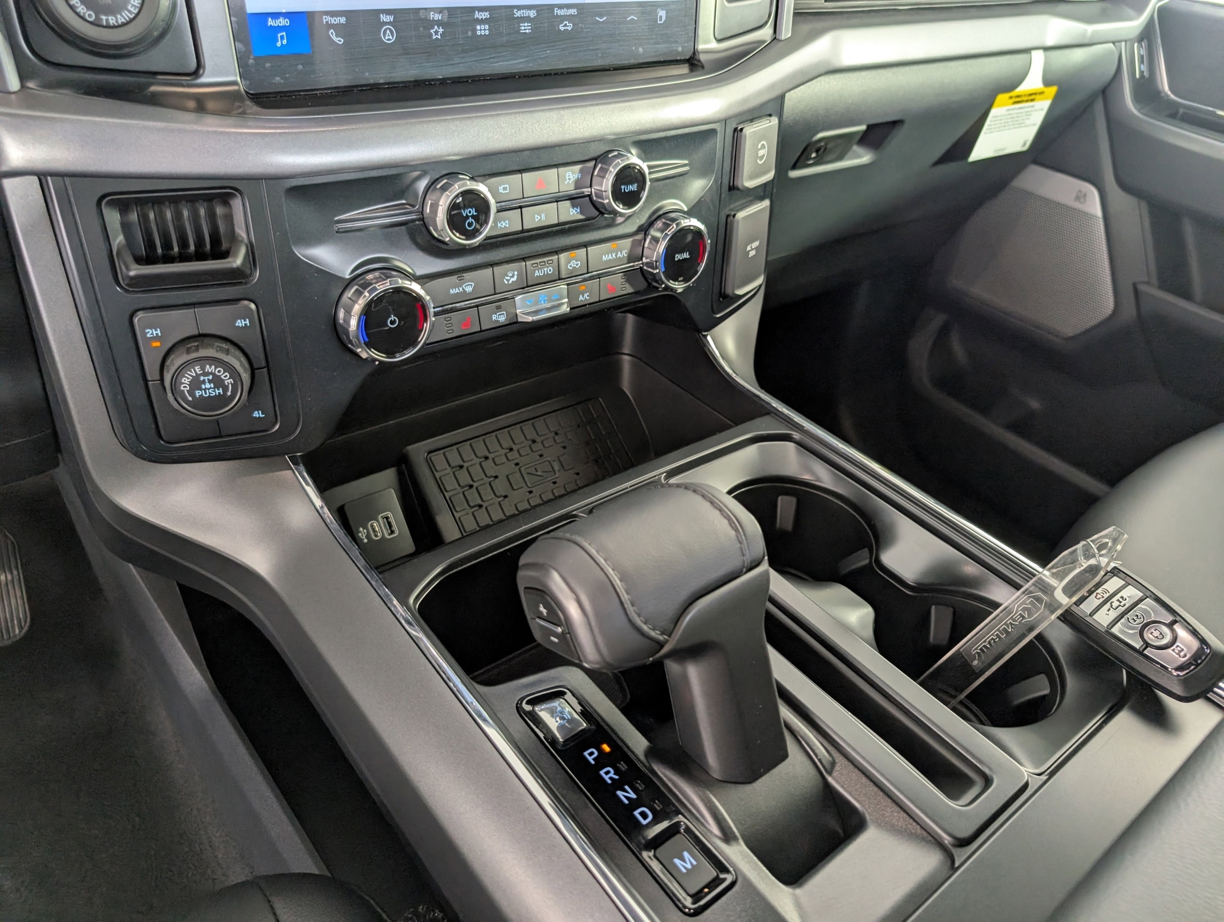 2025 Ford F-150 XLT - Photo 15