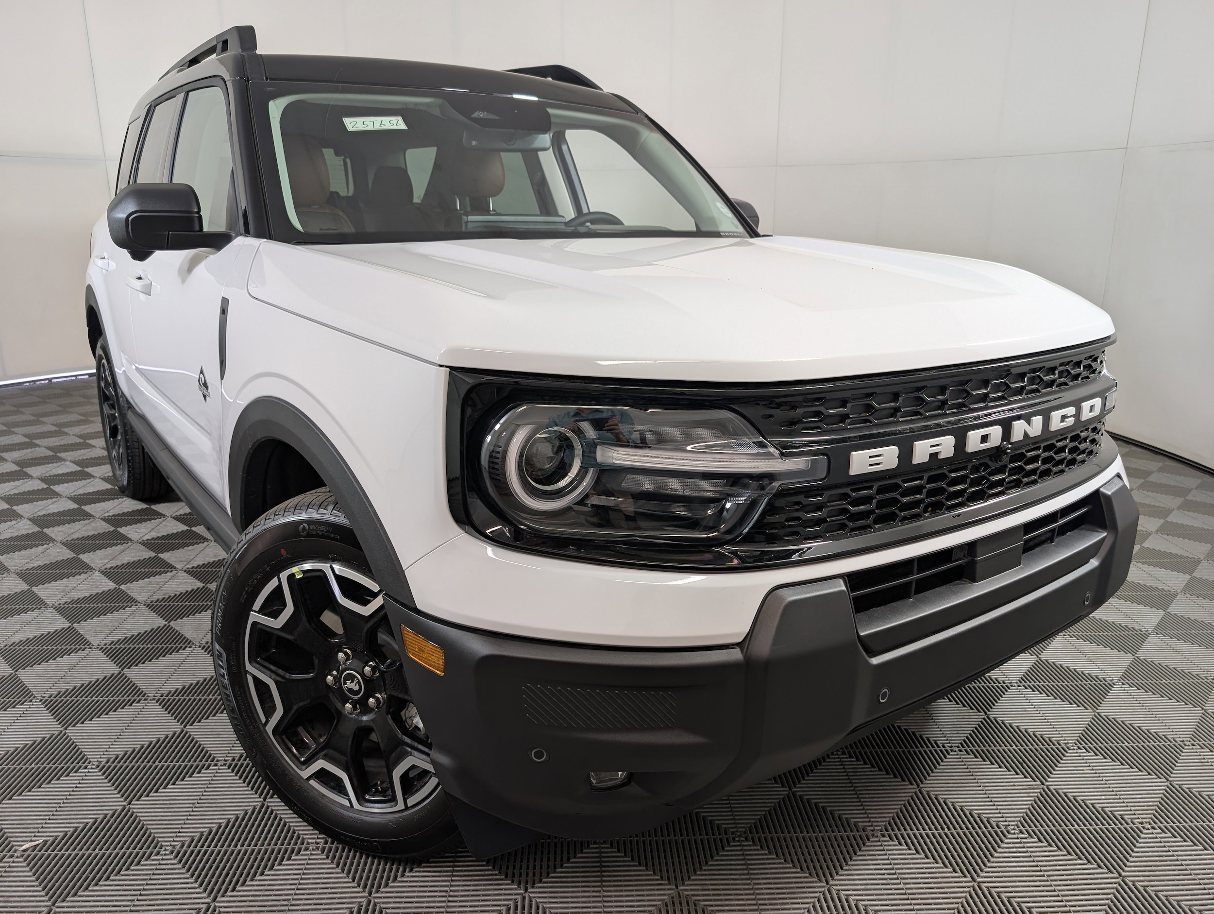 2025 Ford Bronco Sport Outer Banks's photo