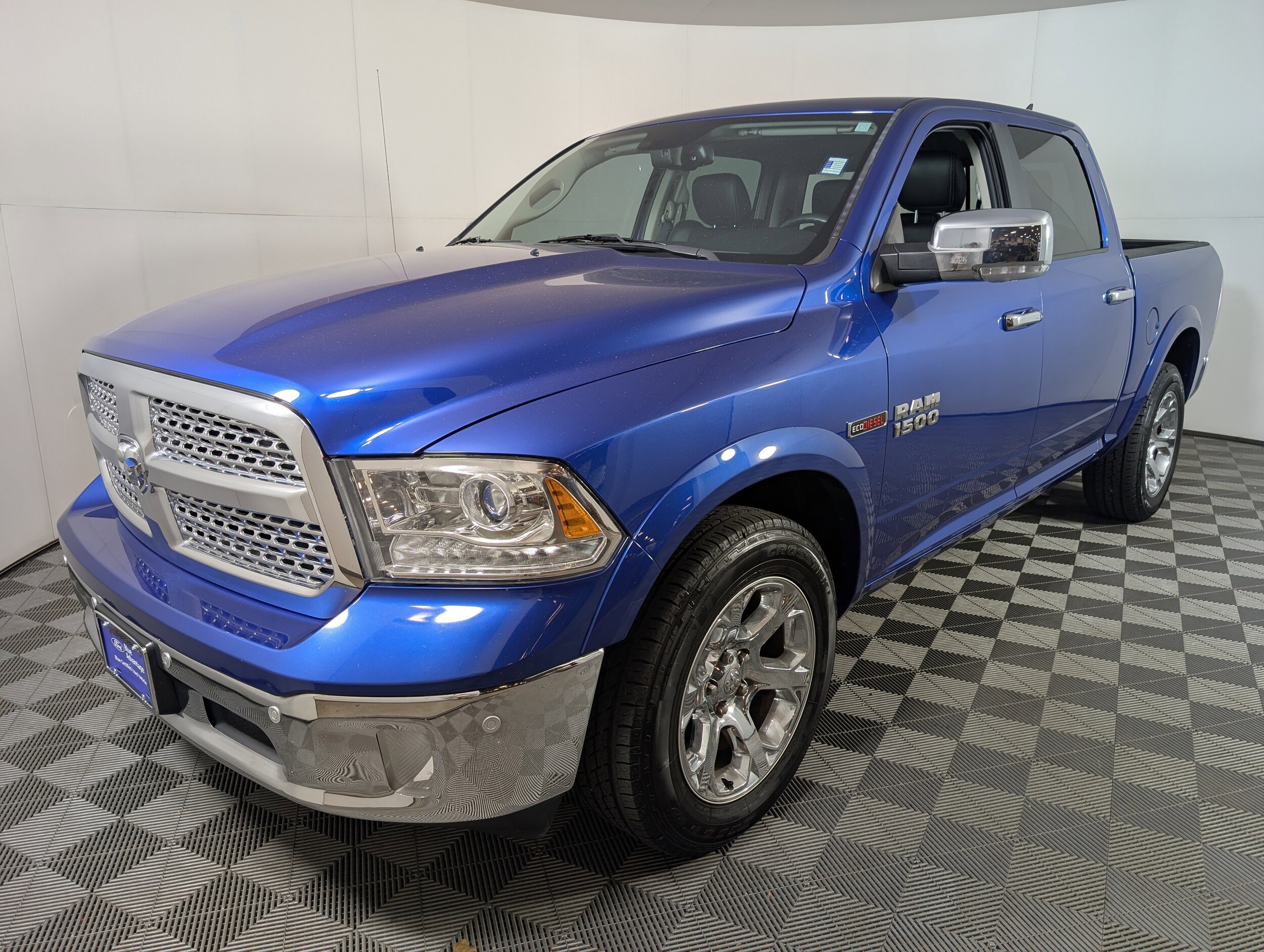 2017 Ram 1500 Laramie photo 2