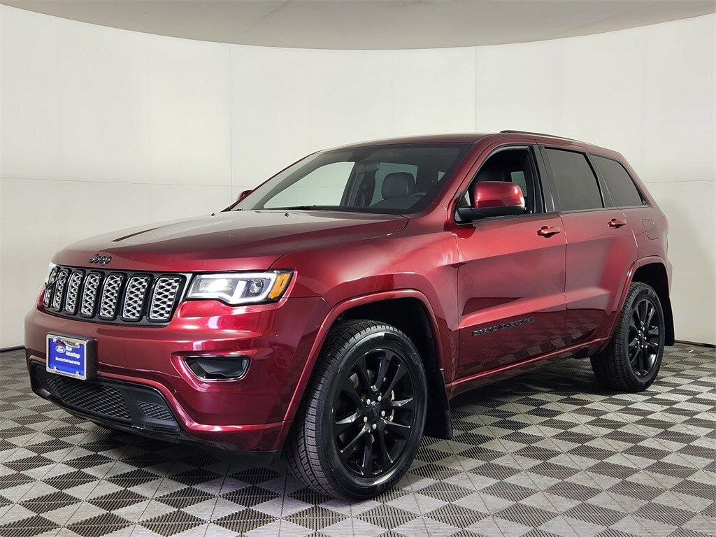 2021 Jeep Grand Cherokee Laredo X photo 3