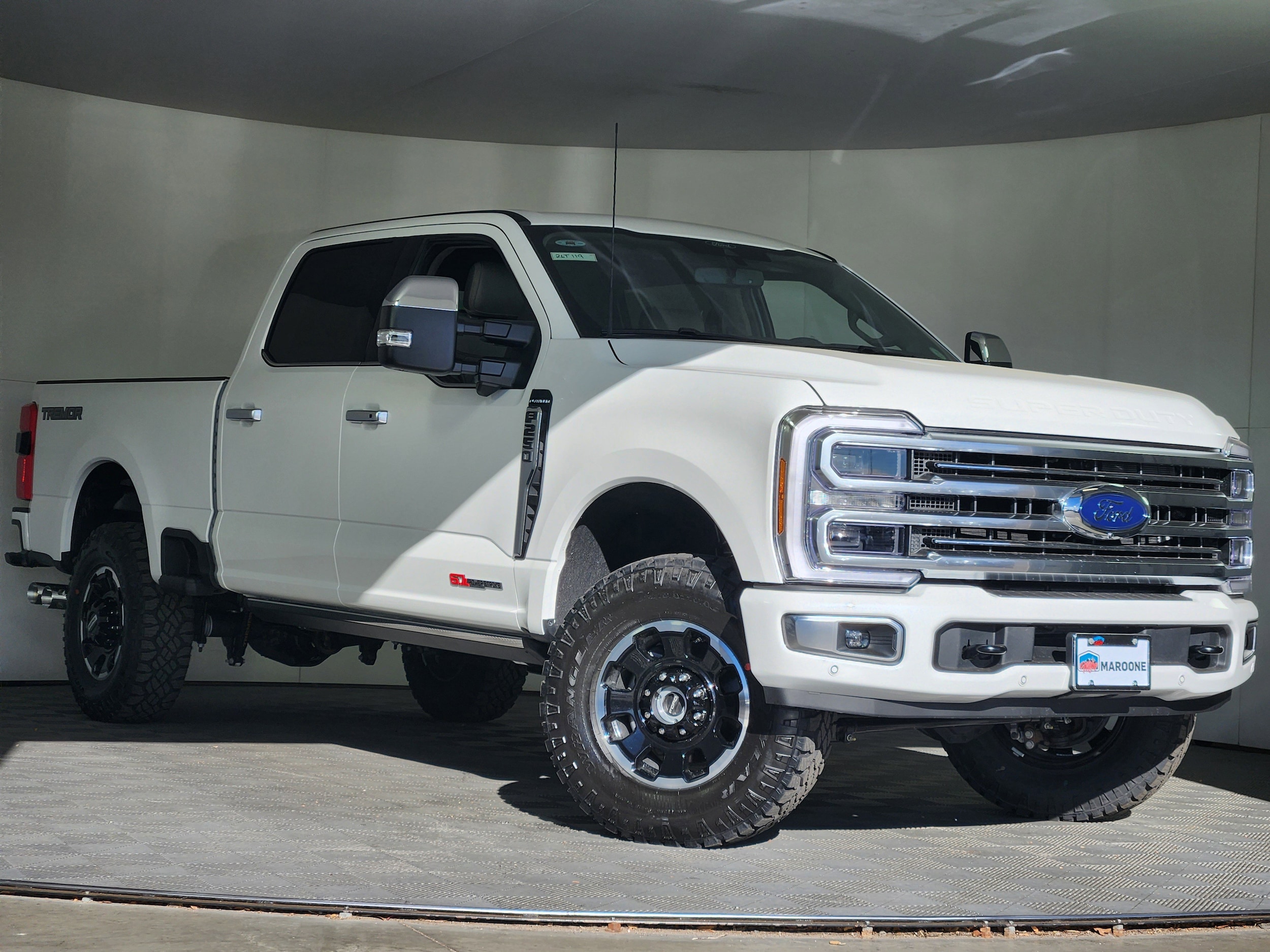 2026 Ford F-250 Super Duty Platinum's photo