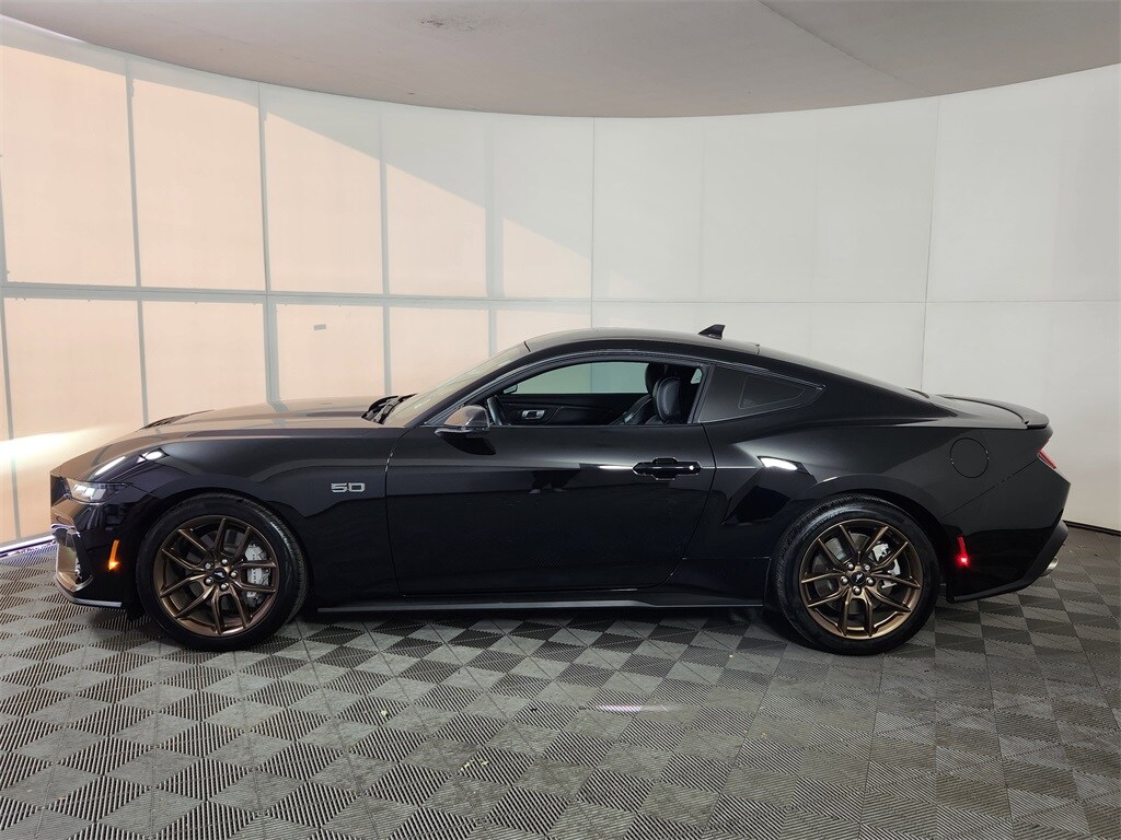 2024 Ford Mustang GT Premium photo 3