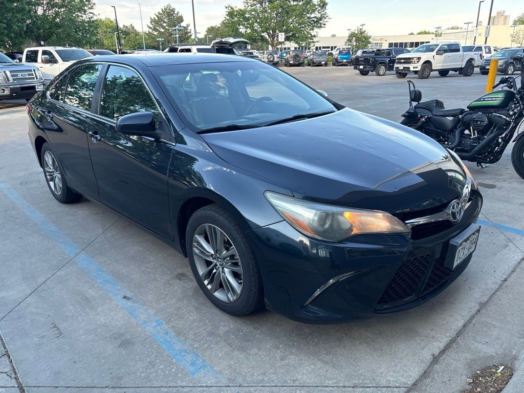 Used 2015 Toyota Camry SE Sedan