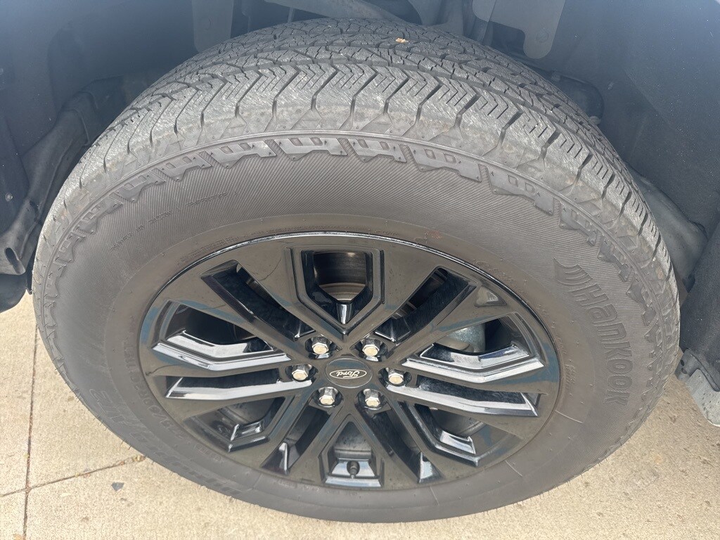 2015 Ford F-150 XLT photo 3