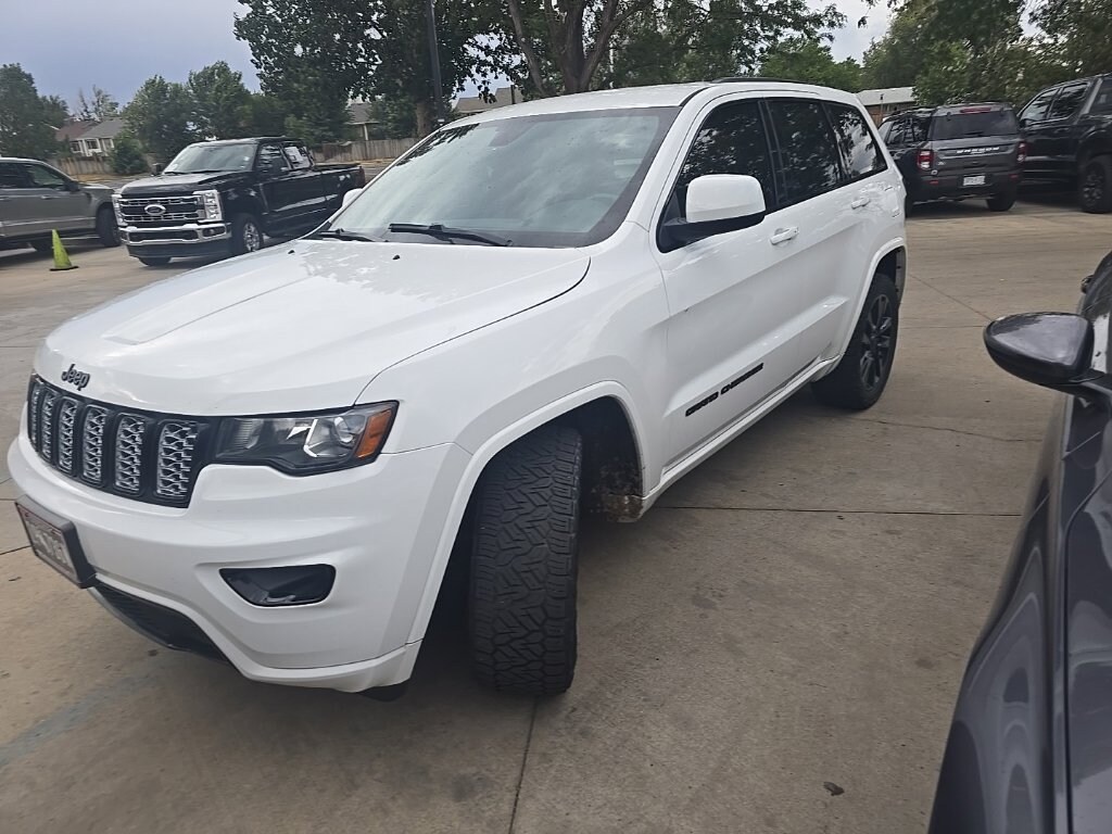 Used 2017 Jeep Grand Cherokee Altitude SUV