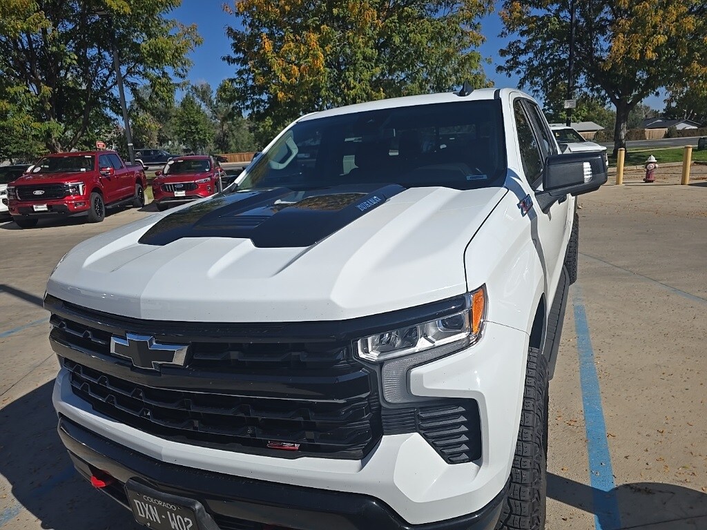 2023 Chevrolet Silverado 1500 LT Trail Boss photo 2