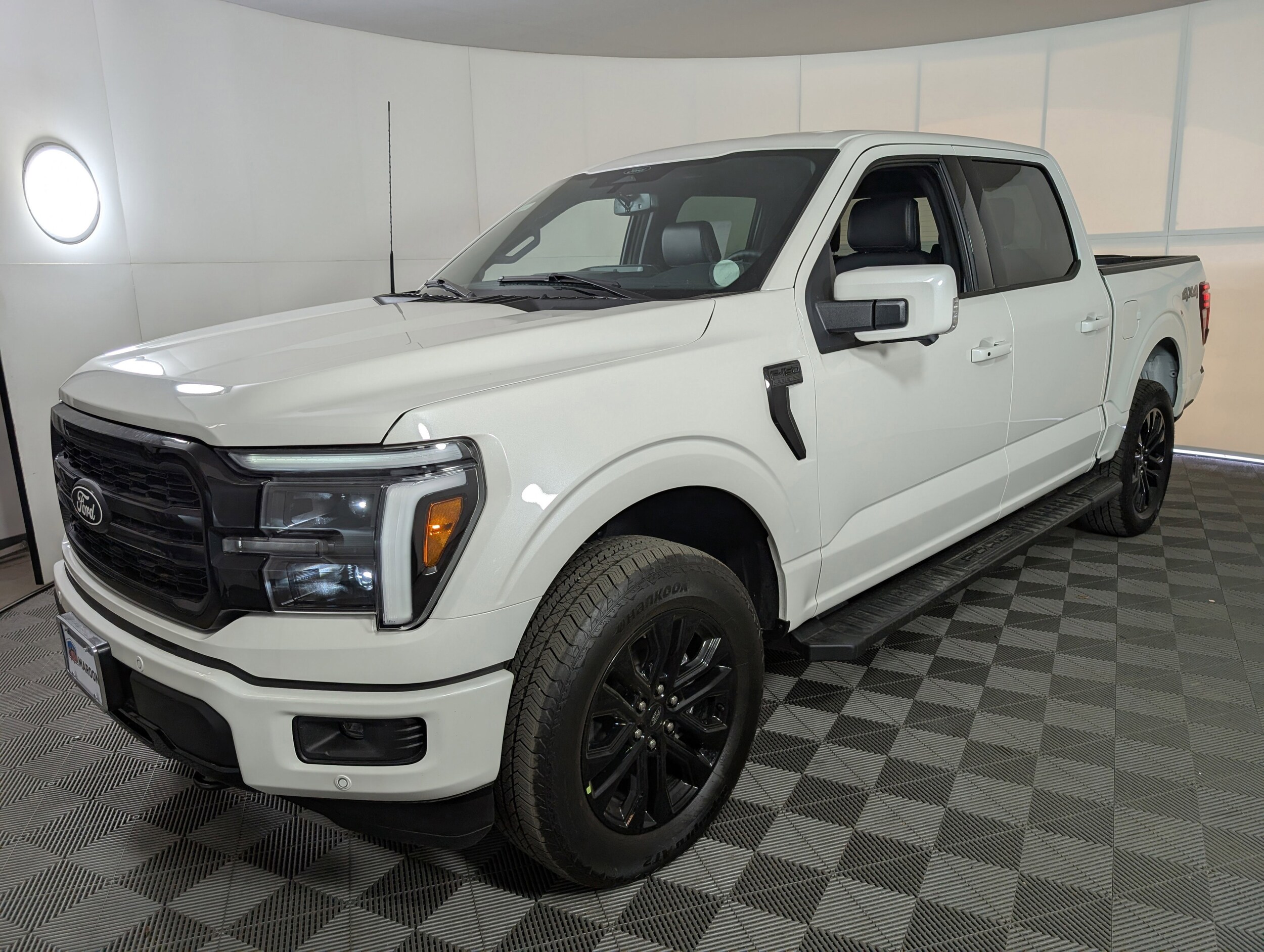 2025 Ford F-150 Lariat photo 3