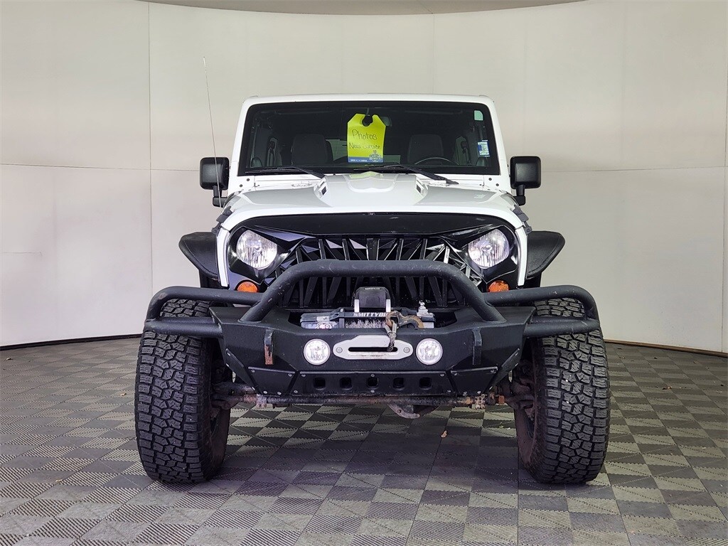 2013 Jeep Wrangler Unlimited Rubicon photo 2