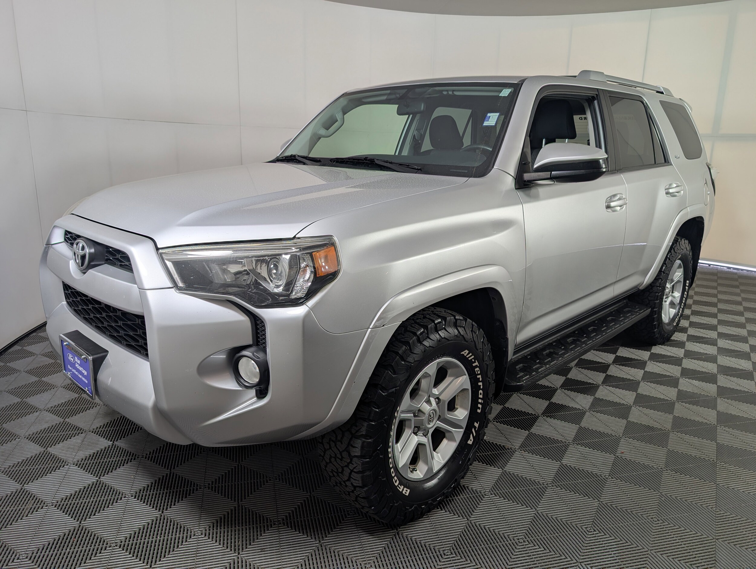 2018 Toyota 4Runner SR5 photo 3
