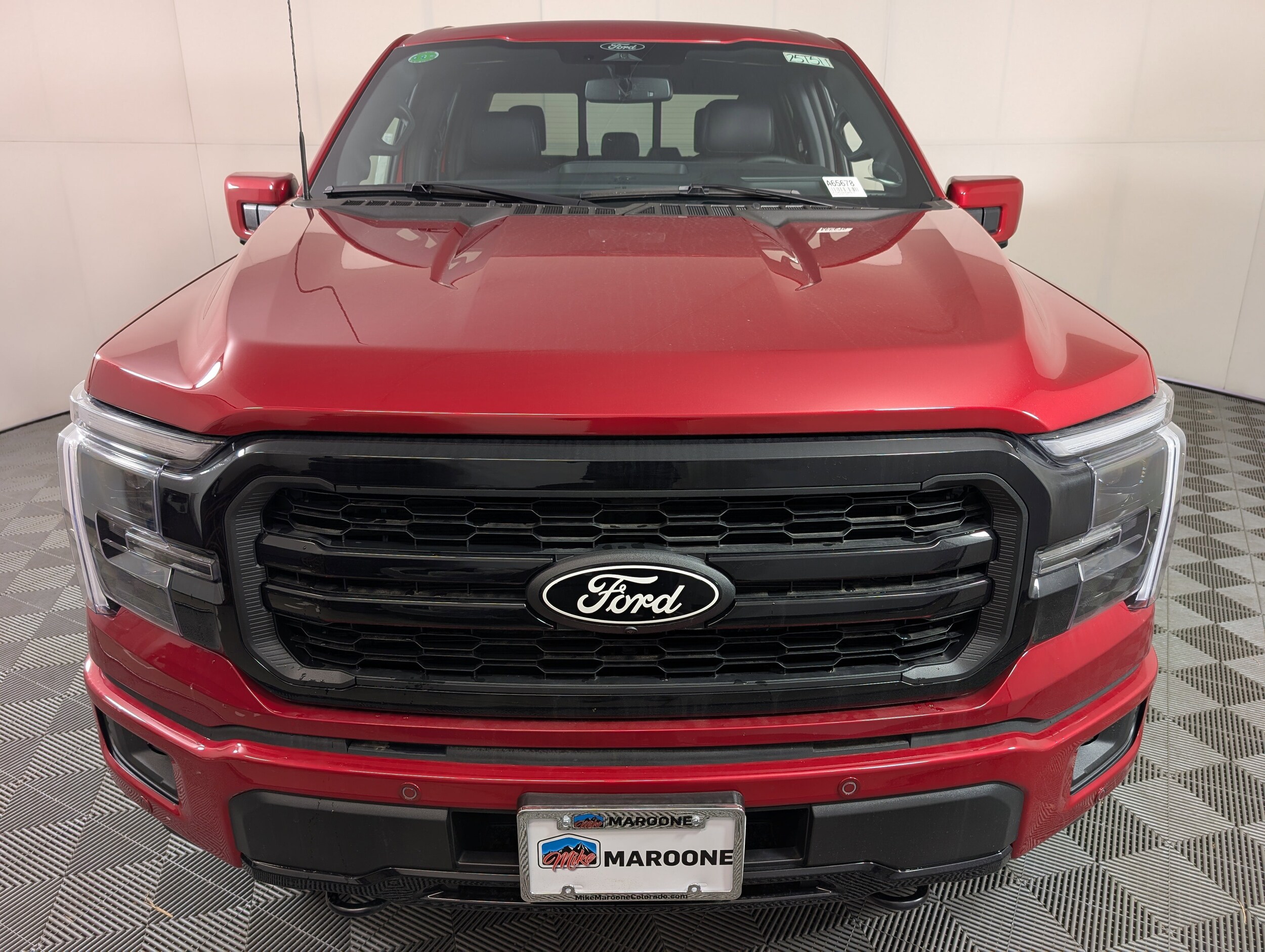 2025 Ford F-150 Lariat photo 2