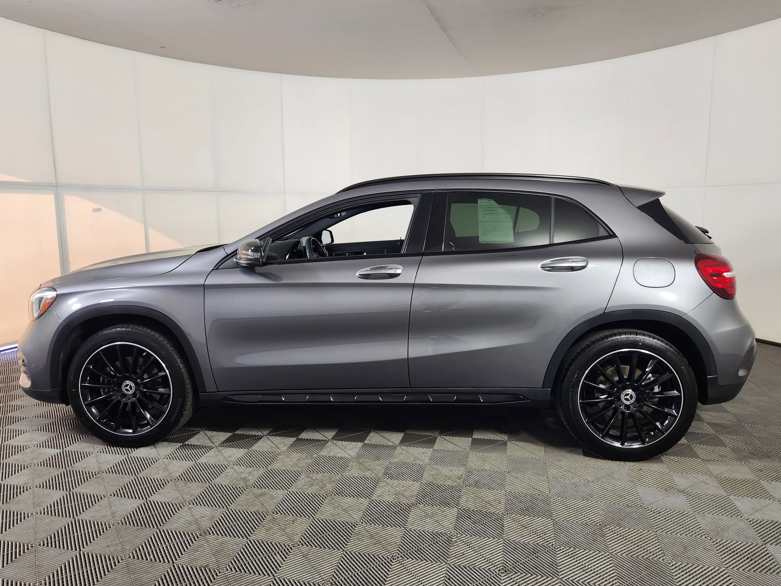 2020 Mercedes Benz GLA 250 4MATIC photo 4