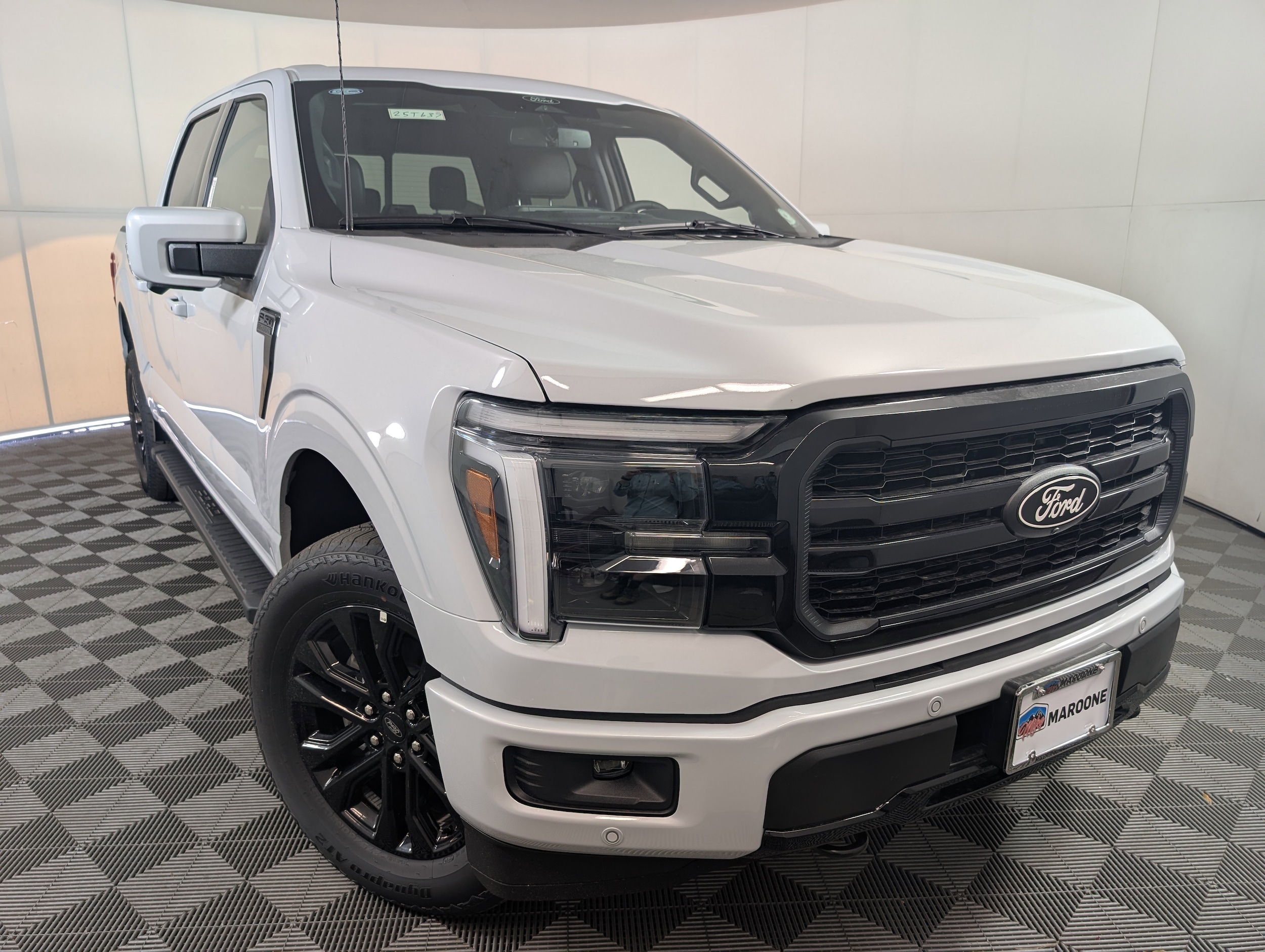 2025 Ford F-150 Lariat's photo