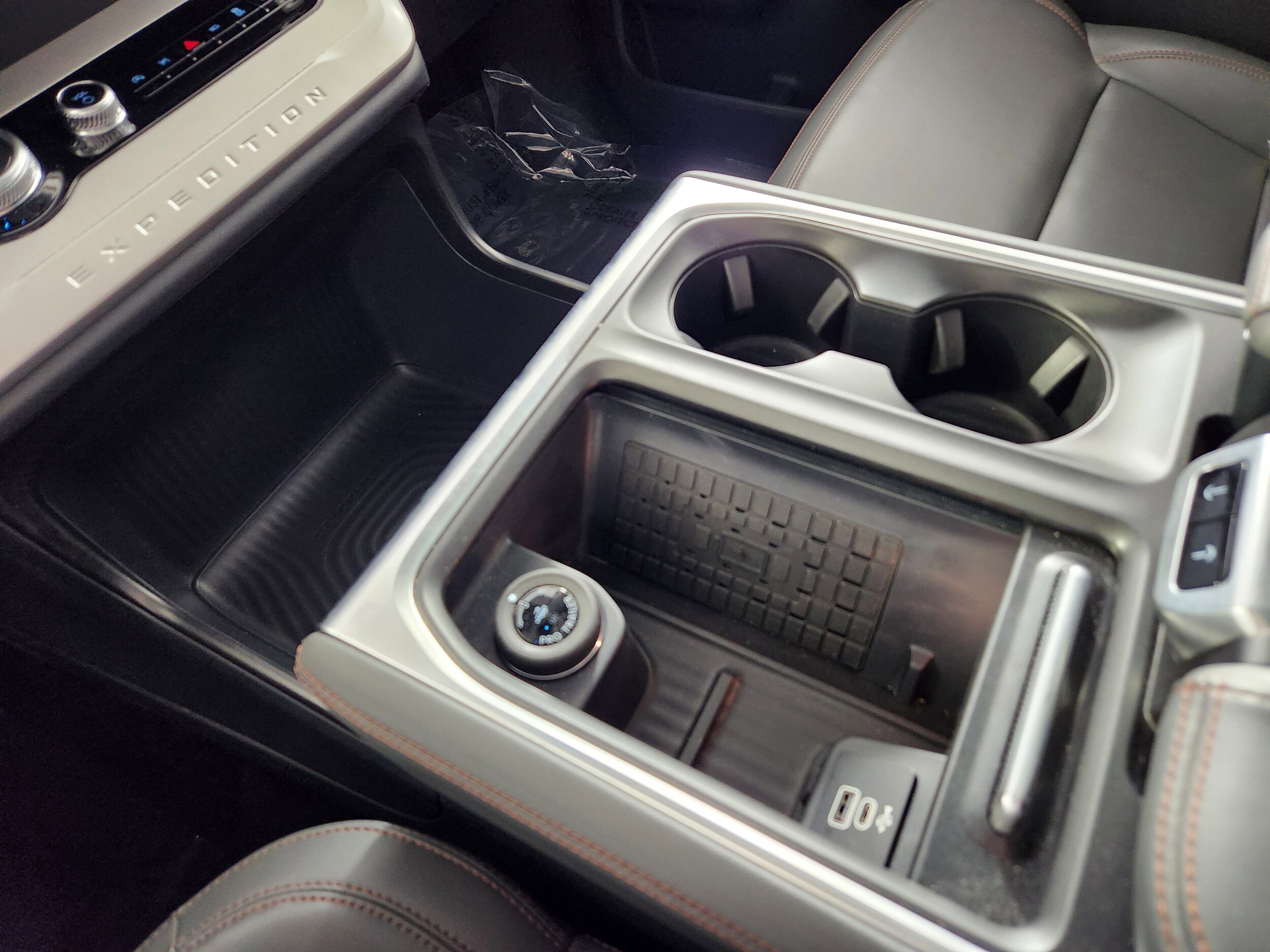 2025 Ford Expedition Active - Photo 25