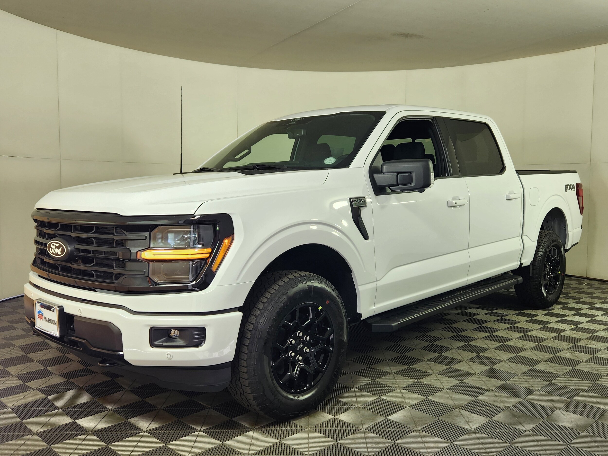 2025 Ford F-150 XLT photo 3