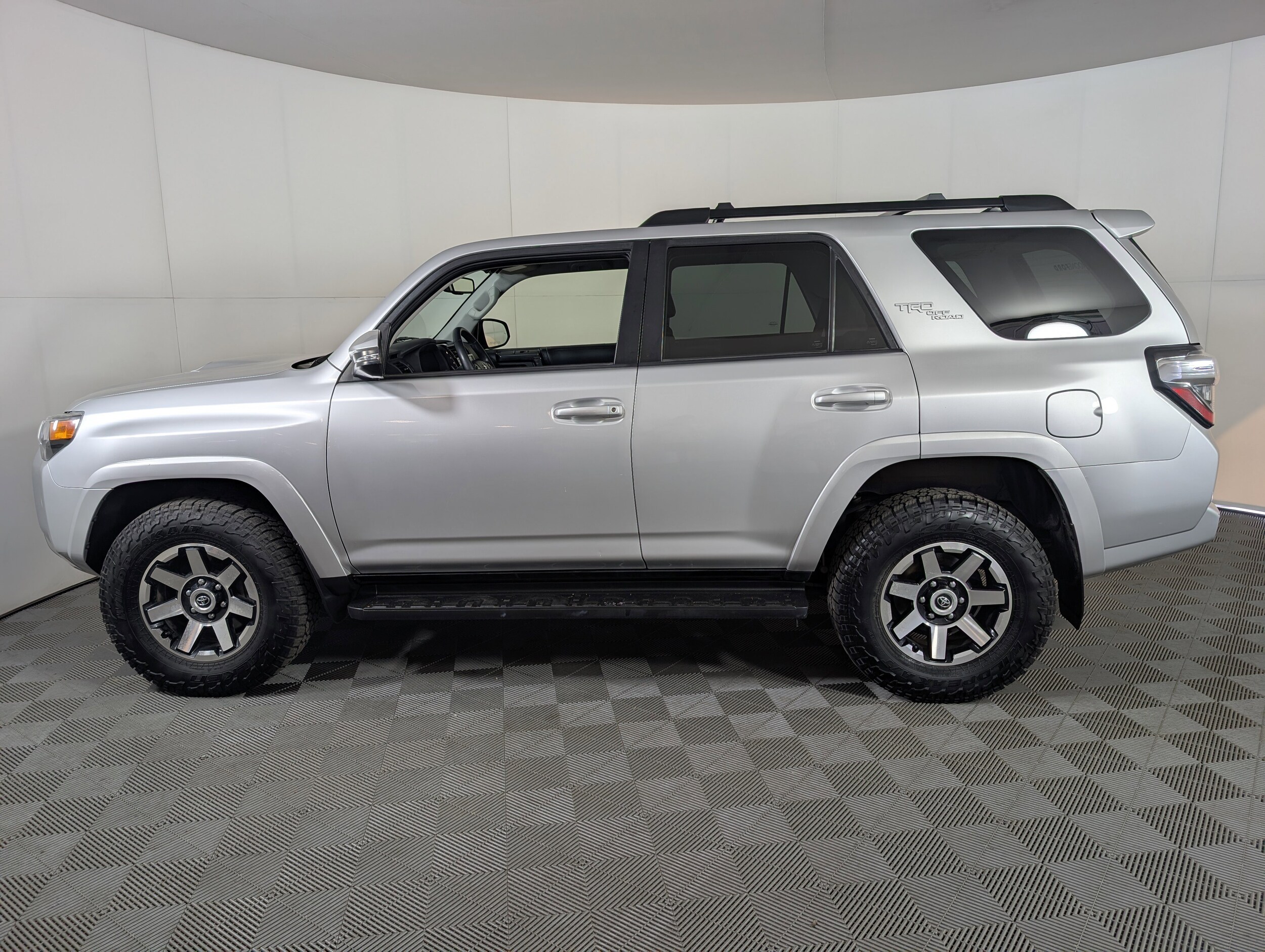 2022 Toyota 4Runner TRD Off-Road Premium photo 4