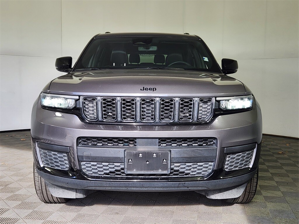 2024 Jeep Grand Cherokee Altitude photo 2