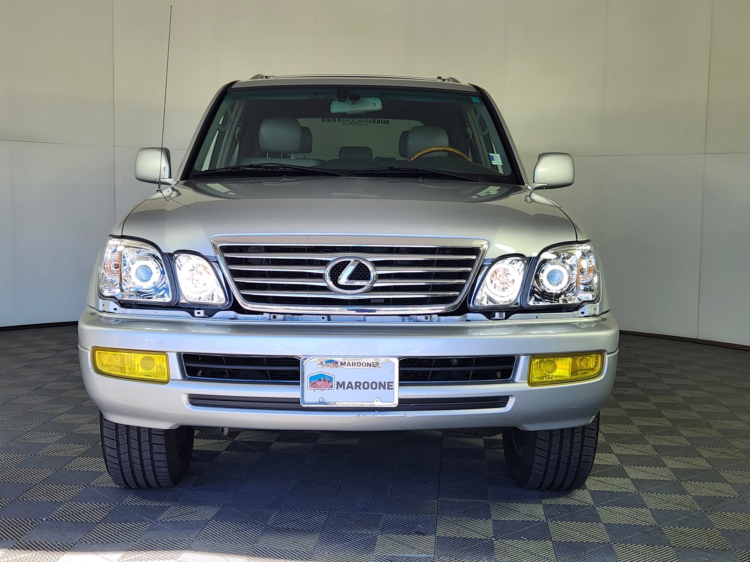 2006 Lexus LX 470 photo 2