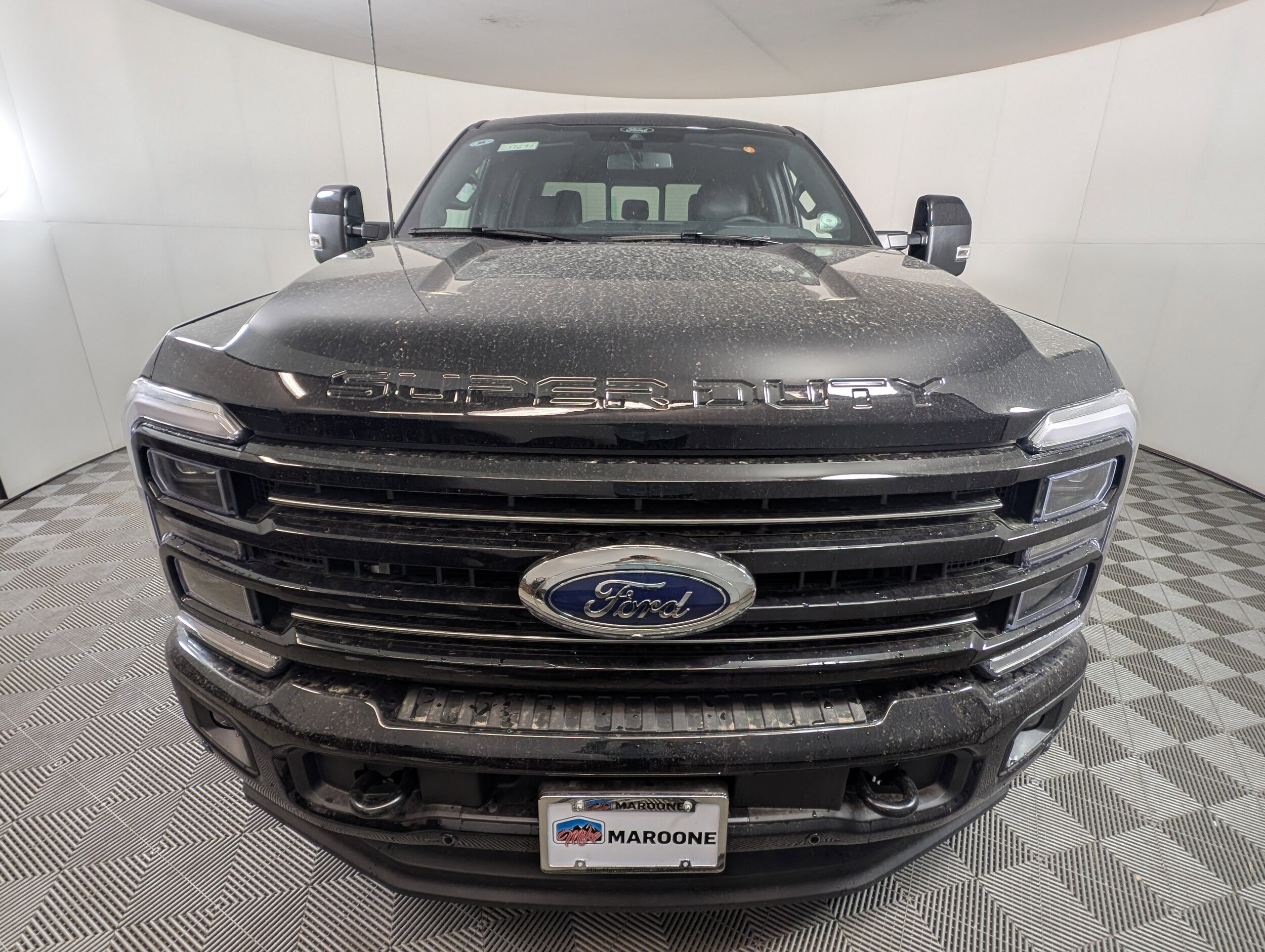 2025 Ford F-350 Platinum photo 2