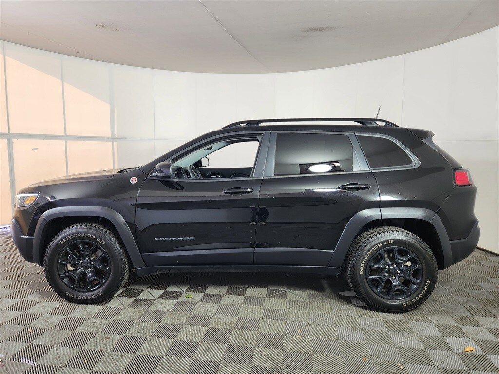 2022 Jeep Cherokee Trailhawk photo 2