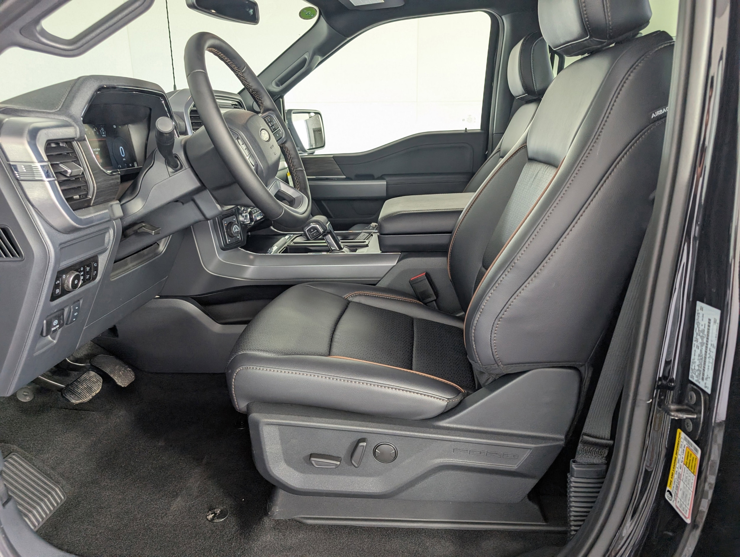 2025 Ford F-150 Lariat - Photo 10