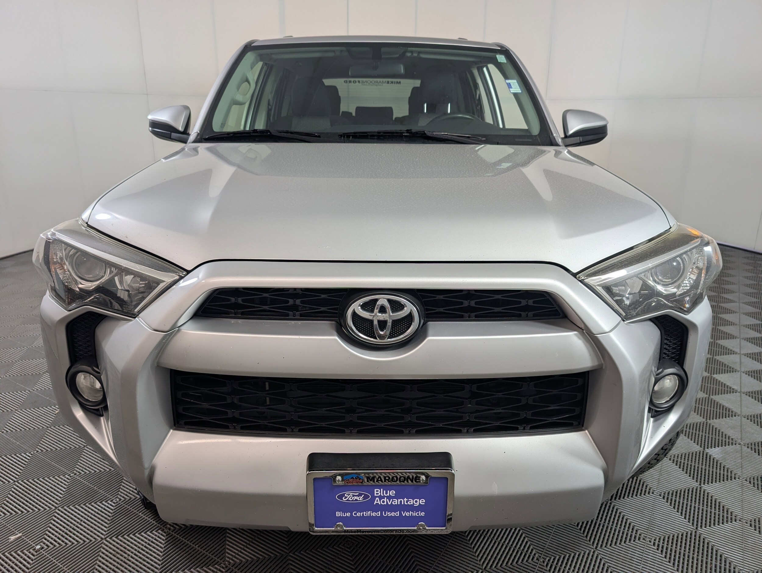 2018 Toyota 4Runner SR5 photo 2