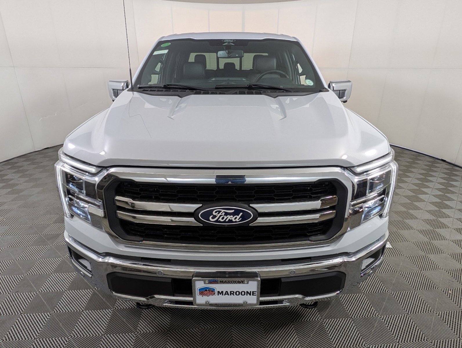 2025 Ford F-150 Lariat photo 2