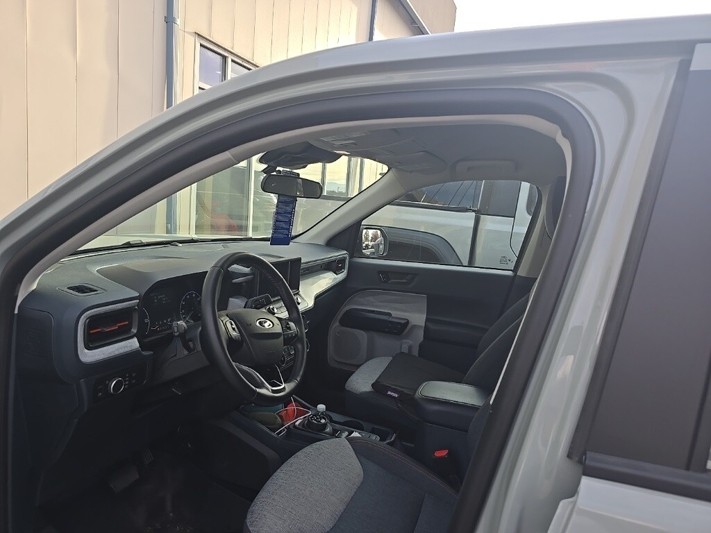 2024 Ford Maverick XLT photo 2