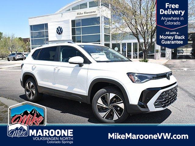 2025 Volkswagen Taos SE's photo