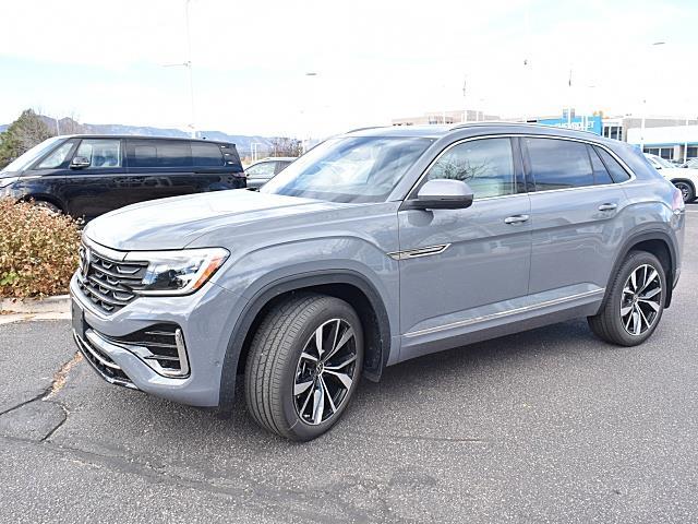 2026 Volkswagen Atlas Cross Sport SEL Premium R-Line photo 2